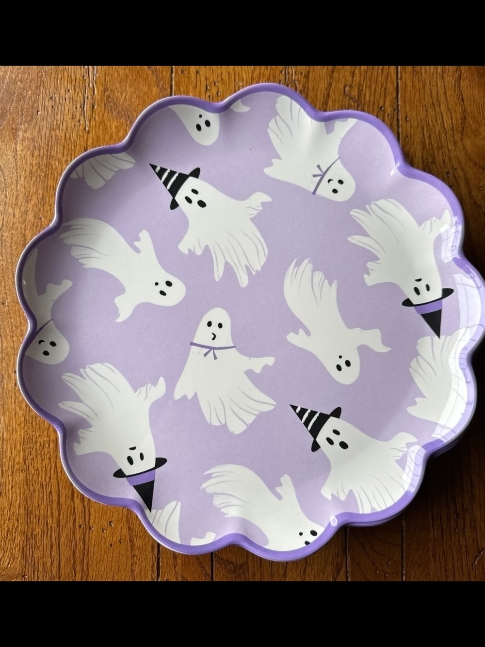 Hyde & EEK! Set Of 4 Purple Ghost-Themed Party Plates - Picture 2 of 2